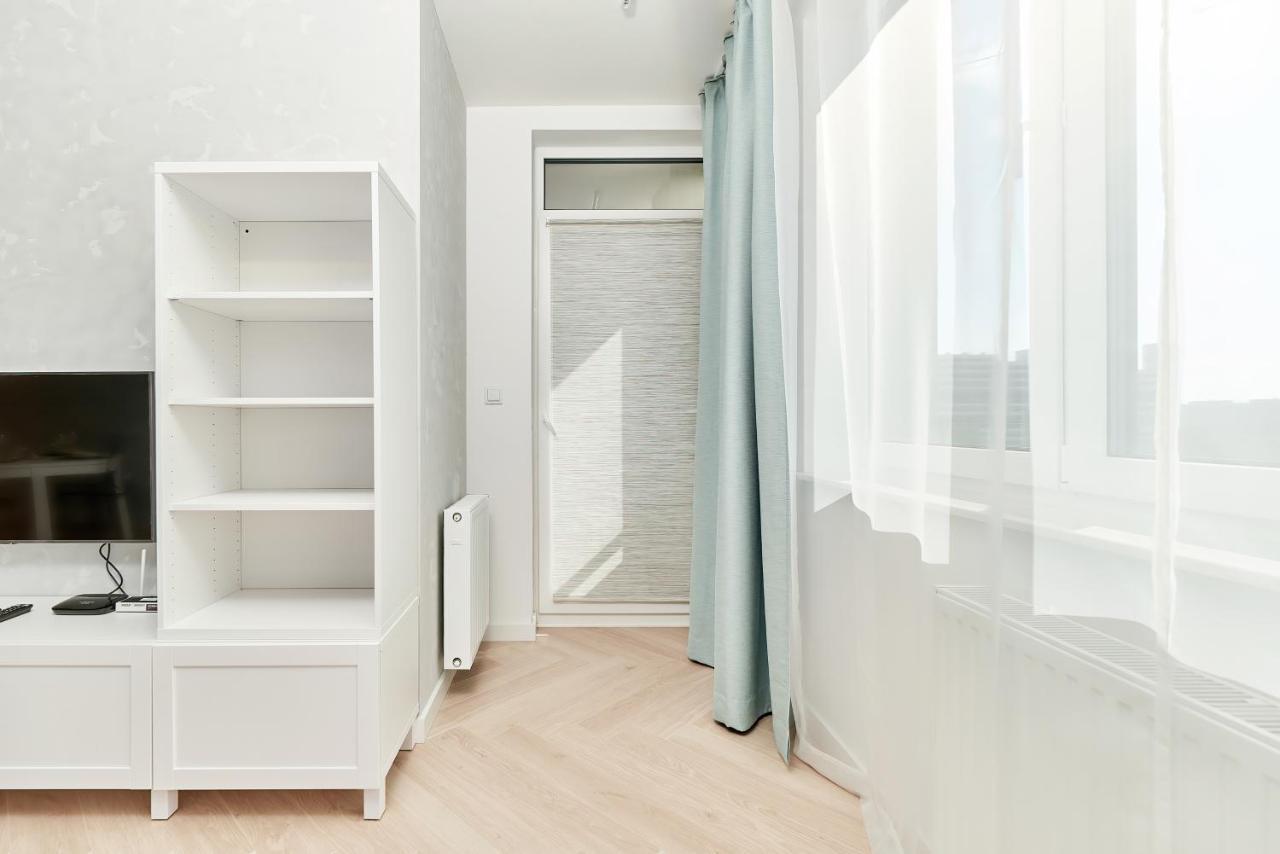 Exclusive Apartments Gwiazdzista With Free Garage Wroclaw By Noclegi Renters Dış mekan fotoğraf
