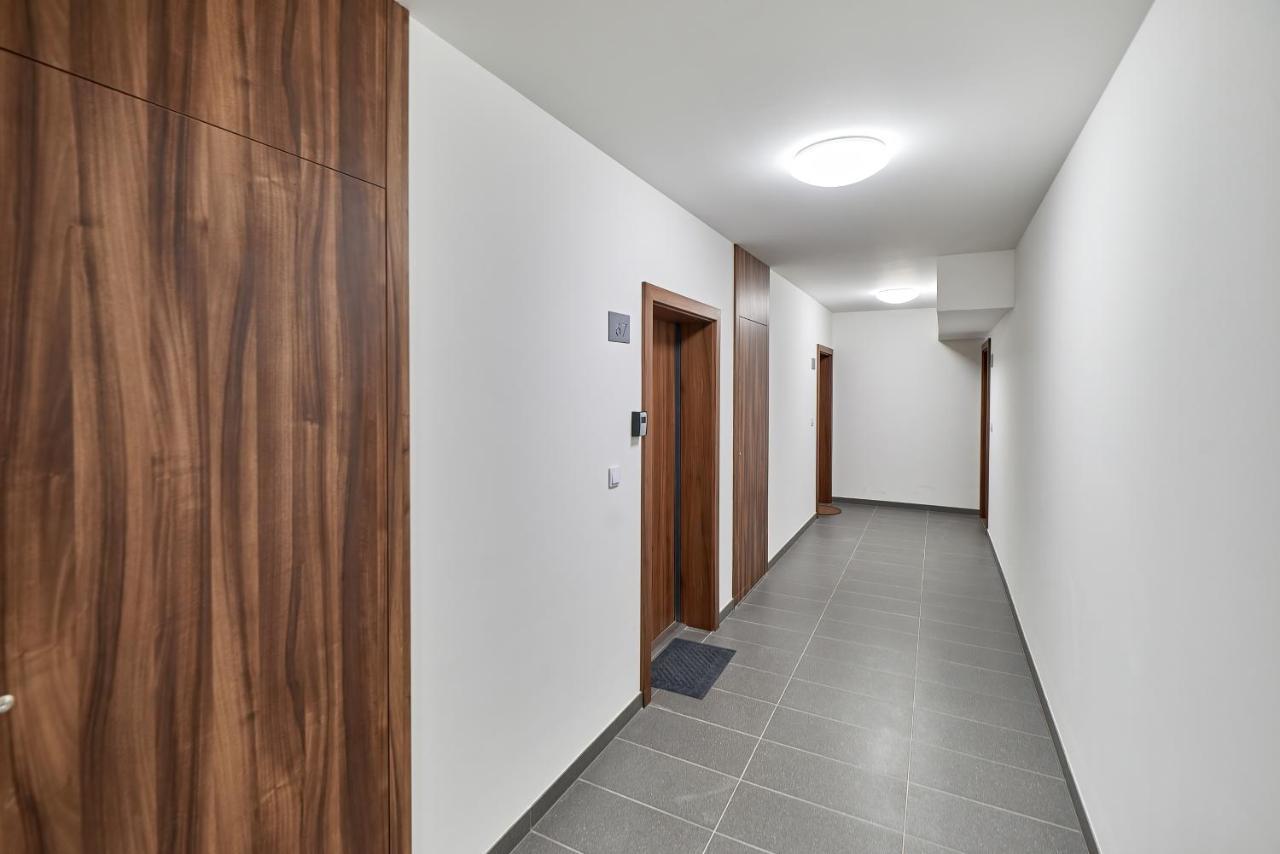 Exclusive Apartments Gwiazdzista With Free Garage Wroclaw By Noclegi Renters Dış mekan fotoğraf