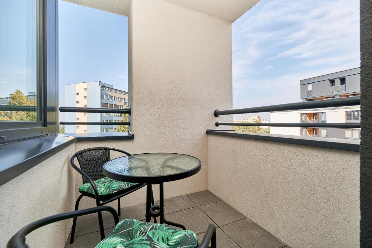 Exclusive Apartments Gwiazdzista With Free Garage Wroclaw By Noclegi Renters Dış mekan fotoğraf