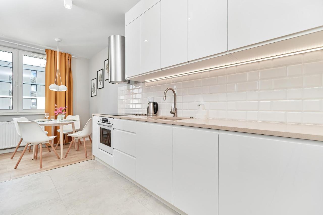 Exclusive Apartments Gwiazdzista With Free Garage Wroclaw By Noclegi Renters Dış mekan fotoğraf